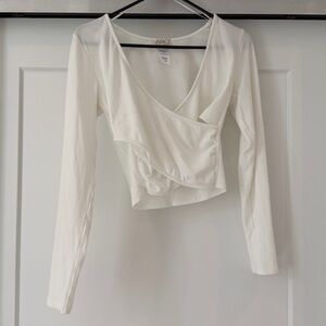 L*SPACE GIA TOP IN WHITE SIZE Large